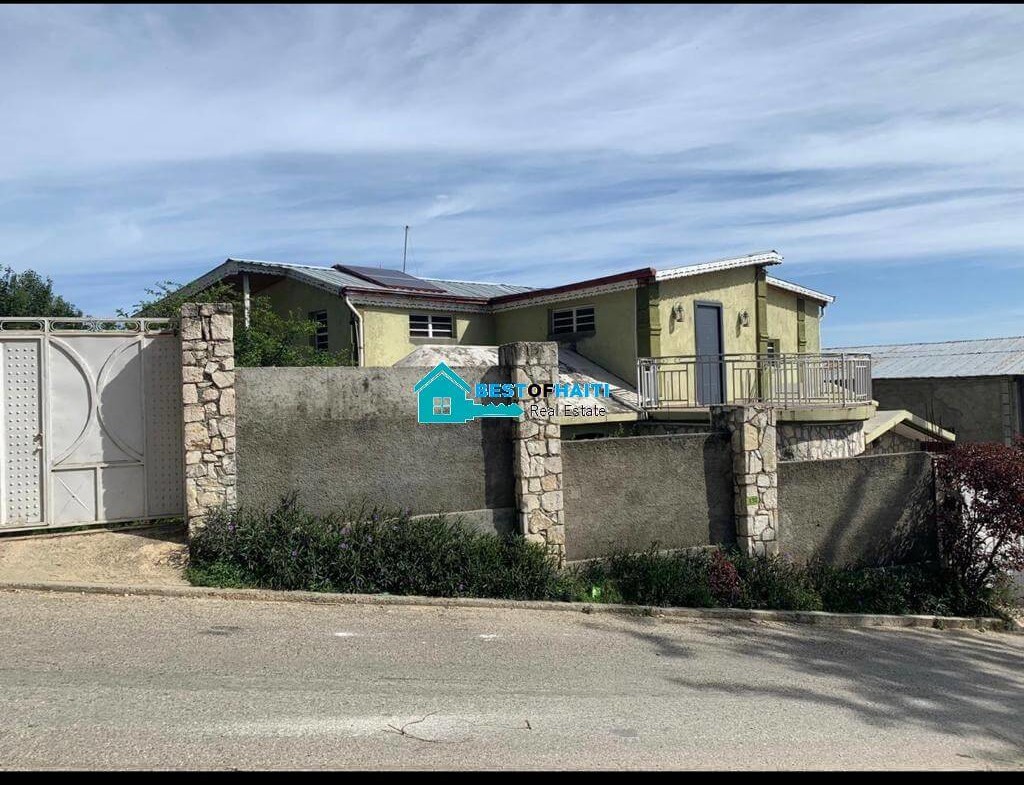 Modern, Fully Furnished House for Sale in Kenscoff (Suburb), Haiti