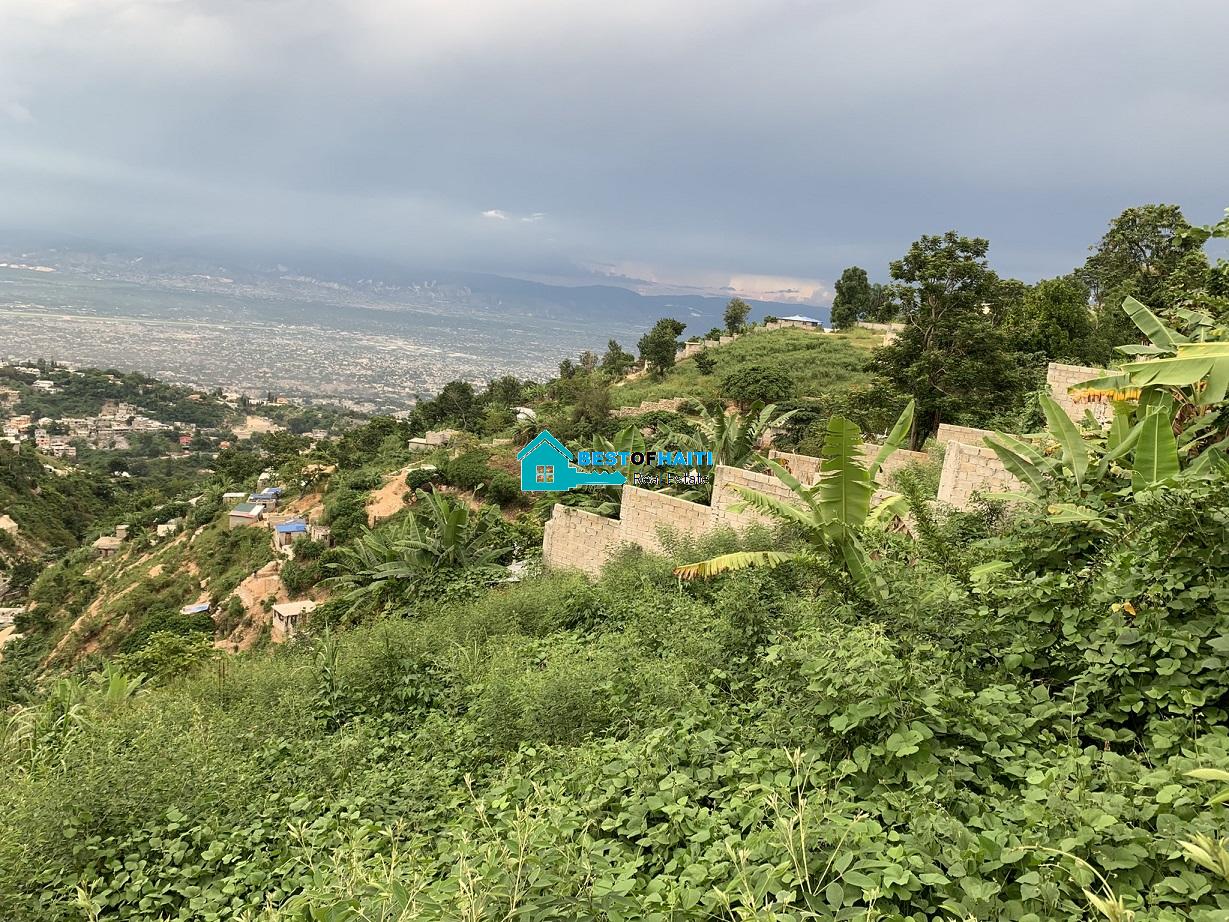 Fenced Land for Sale in Montagne Noire, Petion-Ville, Haiti - 9.5 Centiemes