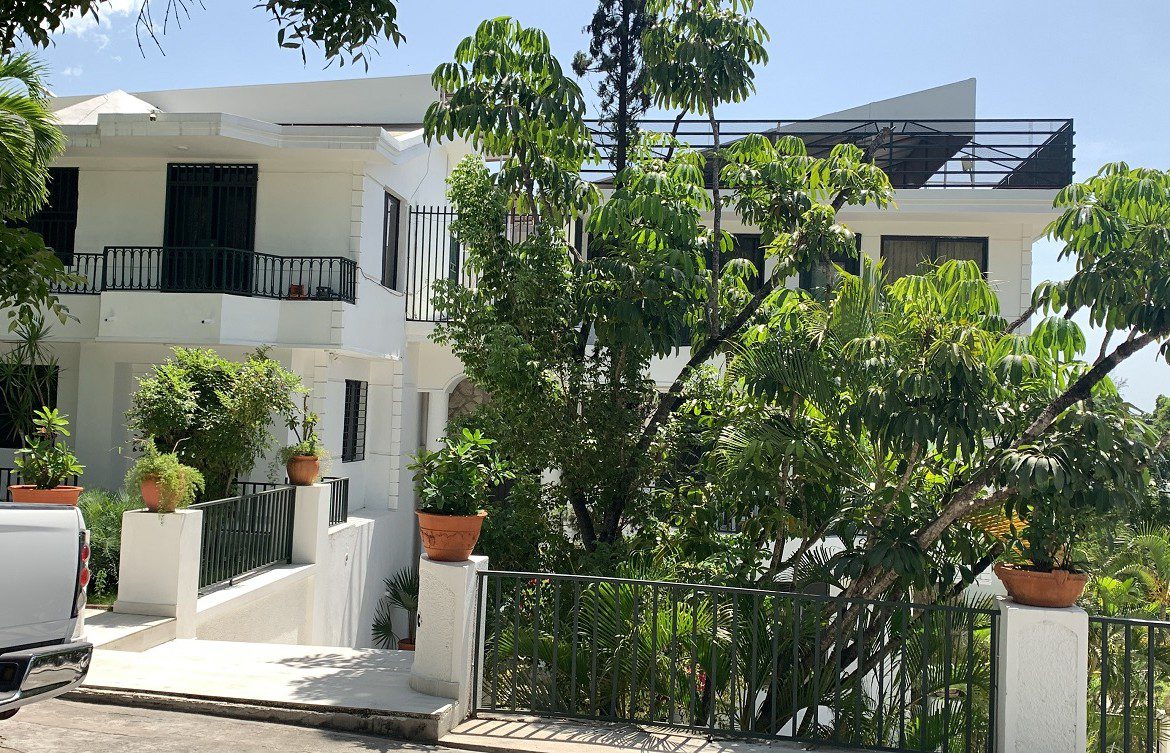 Independent Luxury Furnished Apartment Rental, Peguy Ville, Haiti