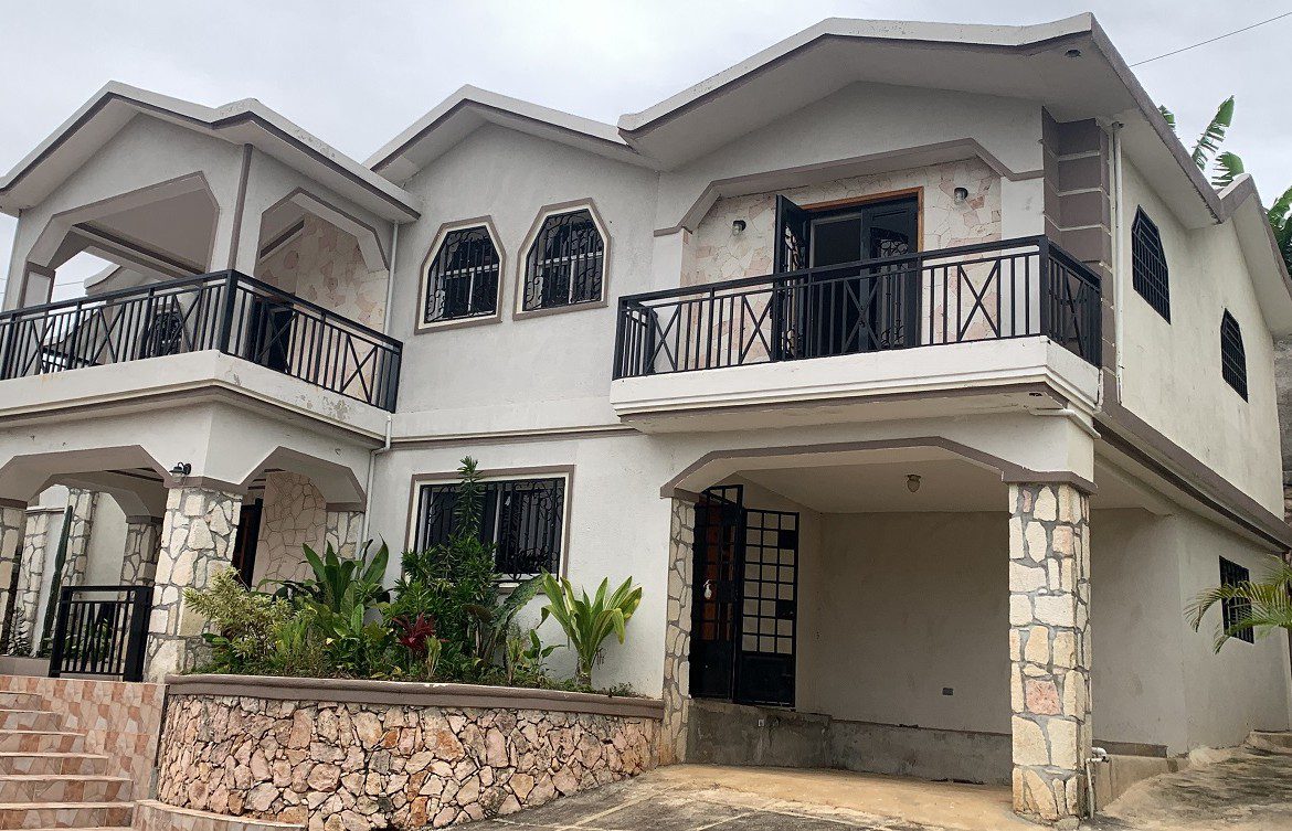 Grand House for Rent in Thomassin 39, Petion-Ville, Haiti